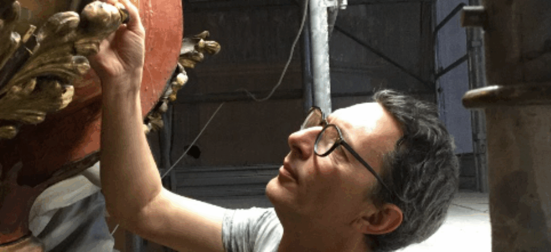 diagnostica non invasiva, beni culturali, conservazione, restauro, fotografia tecnica, luce radente, luce trasmessa, macrofotografia, fotomicrografia, fluorescenza UV, riflettografia infrarossa, imaging multispettrale, imaging iperspettrale, radiografia X, spettroscopia XRF, mappature XRF, spettroscopia Raman, FTIR, leganti pittorici, pigmenti, tomografia computerizzata, termografia, laser scanner 3D, fotogrammetria, pulitura laser, modelli 3D, intelligenza artificiale, machine learning, reti neurali, diagnostica multimodale, conservazione preventiva, analisi dei materiali, degrado dei materiali, sculture lignee, affreschi, manoscritti, palinsesti, materiali organici, materiali inorganici, tecniche di imaging, tecniche spettroscopiche, tecniche tomografiche, tecnologie laser, documentazione digitale, modelli tridimensionali, indagini preliminari, materiali pittorici, supporti lignei, supporti tessili, analisi strutturale, patrimonio culturale